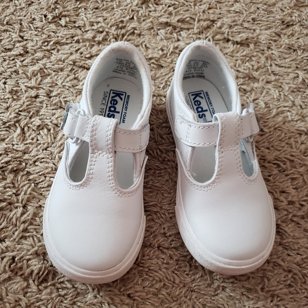 White Daphne t-strap Keds